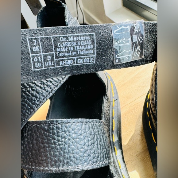 Dr. MARTENS SANDAL - Picture 9 of 11